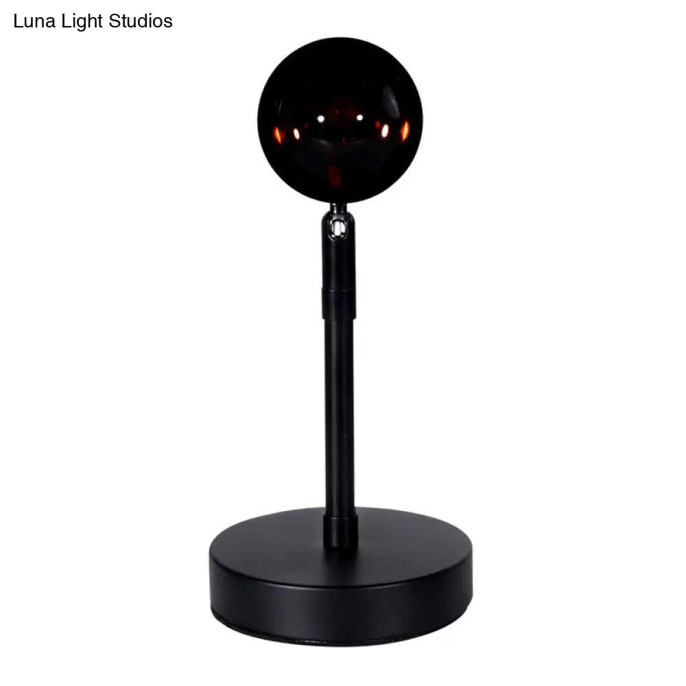 Aluminum Usb Table Lamp - Sunset Glow Led Spotlight In Black For Contemporary Bedroom Lighting