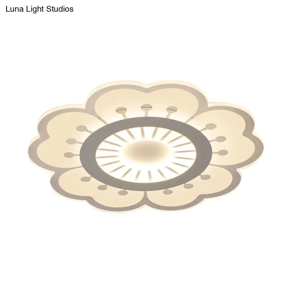 Contemporary Acrylic Led Flush Mount Ceiling Fixture - Flower Design 16.5’/20.5’ Wide White
