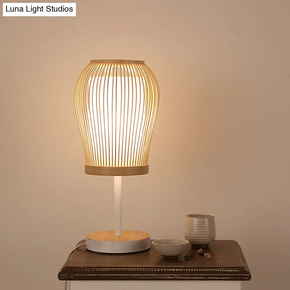 Japanese 1 Head Beige Curved Desk Lamp With Bamboo Shade For Bedside