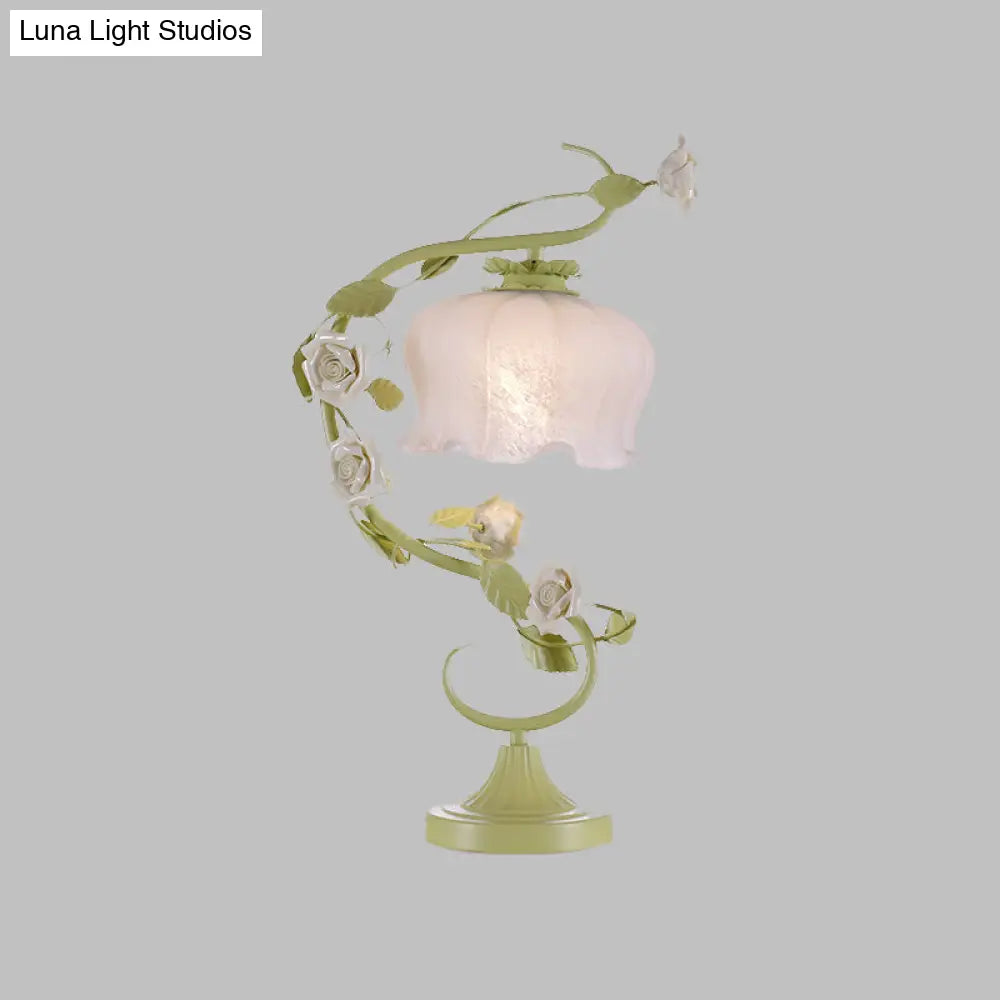 Metal Green Nightstand Lamp - Floral Design 1 Bulb Countryside Bedroom Lighting