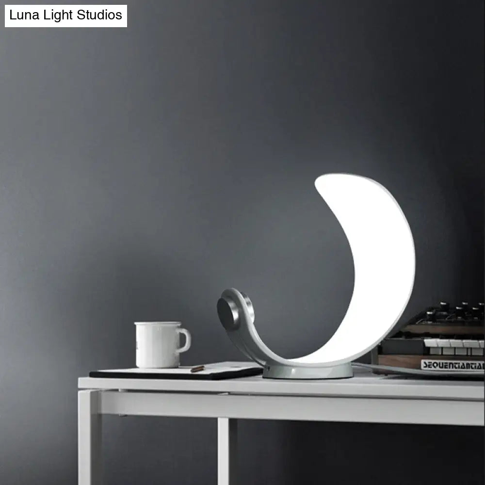 Minimalist Moon Shape Led Metallic Table Lamp With White Finish For Bedside Lighting