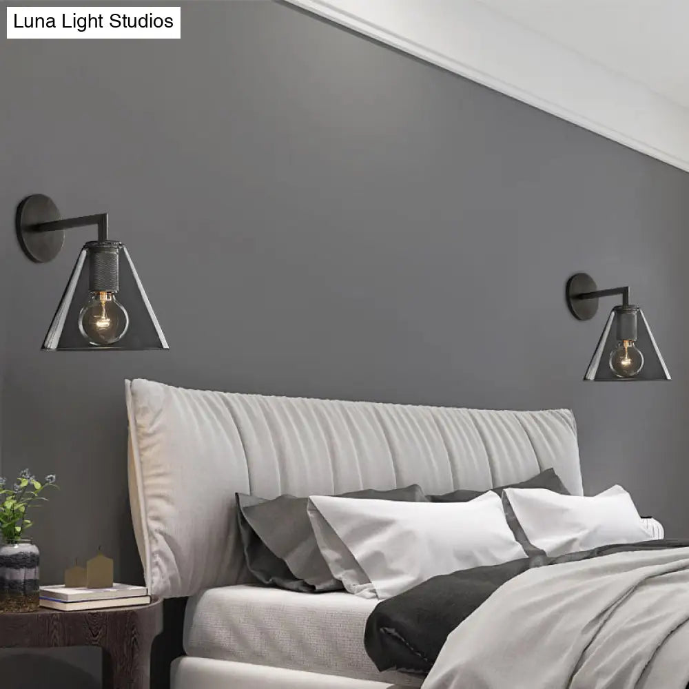 Minimalistic Brass Wall Sconce With Clear Glass For Bedside Lighting