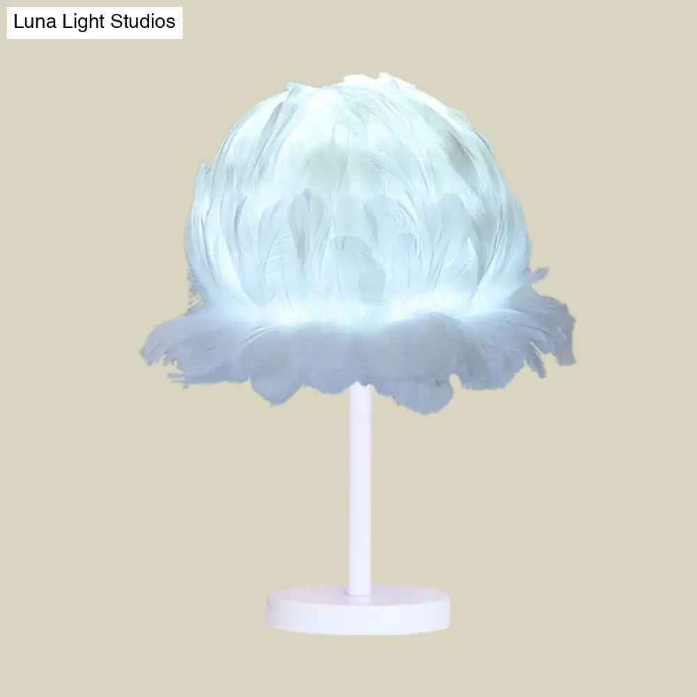 Modern 1-Head White/Pink Feather Globe Table Lamp For Bedroom