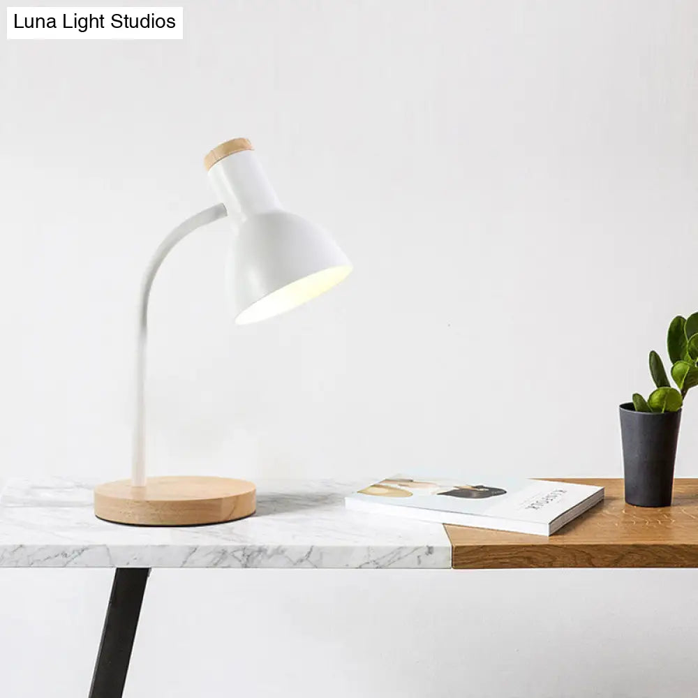 Nordic Reading Light With Metal Touch Shape For Dormitory Desk And Plug-In Convenience