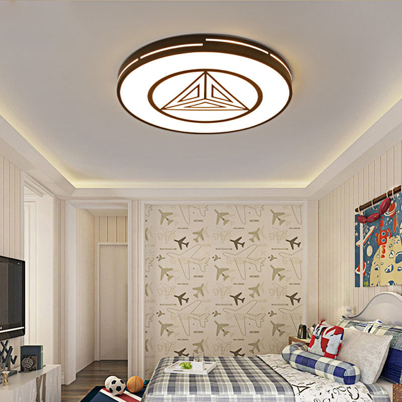 Modern Triangle Acrylic Round Flush Mount Ceiling Light - Black & White