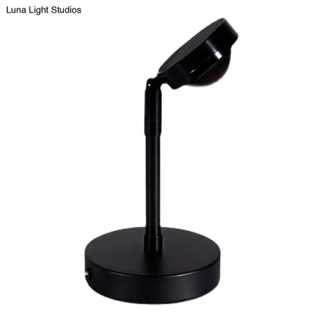 Aluminum Usb Table Lamp - Sunset Glow Led Spotlight In Black For Contemporary Bedroom Lighting