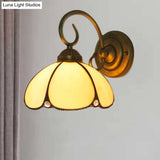 Art Glass Petal Wall Light - Tiffany Style Lamp In Beige For Kitchen