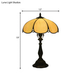 Baroque Scalloped Beige Table Lamp - Elegant Stained Glass Nightstand For Bedroom