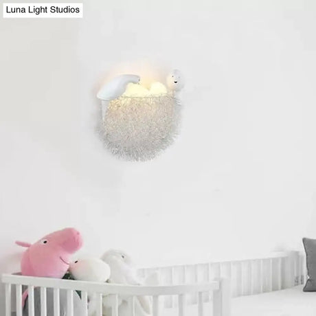 Bird-Themed Resin Balcony Wall Light For Kindergarten Nest Décor - Lovely White Sconce