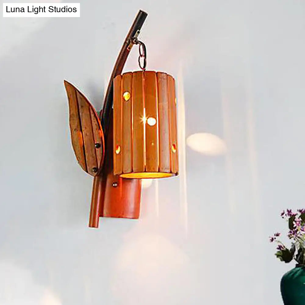 Brown Lodge Style Wall Lamp With Bamboo Shade And Leaf Decor - Perfect For Corridor