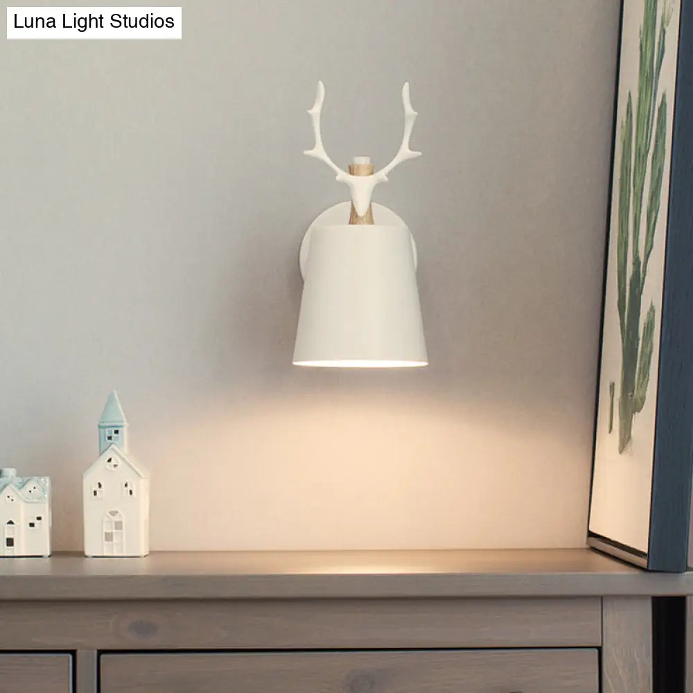 Contemporary Rotatable Antler Wall Sconce - White Metal 1-Light Lamp For Hallways