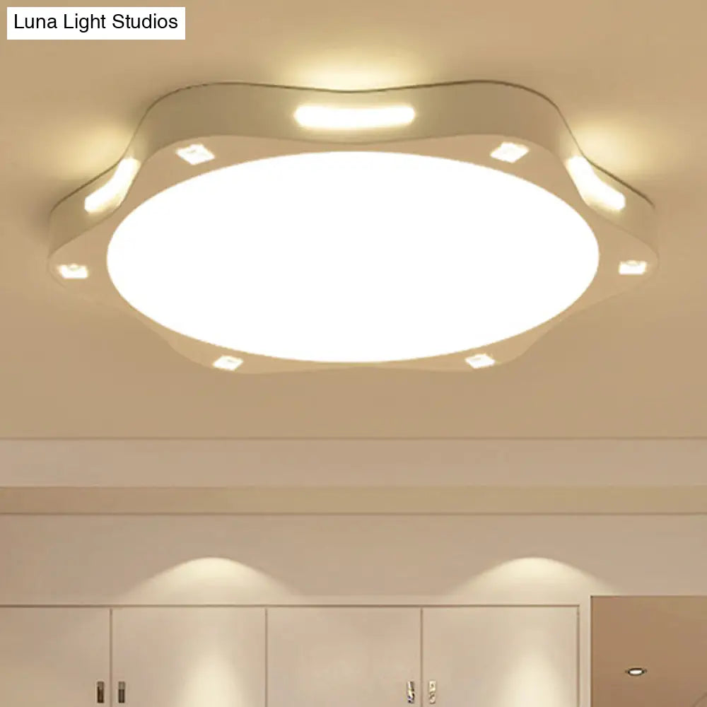 Contemporary Sun - Inspired Led Ceiling Lamp For Child Bedroom In Bright White Acrylic