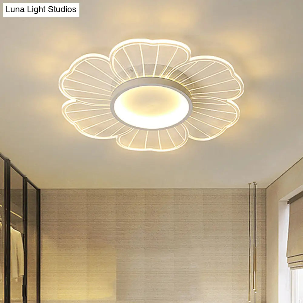 Contemporary White Flower Flushmount Led Lamp - Ultra - Thin & Versatile Sizes In Warm Light