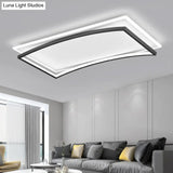 Curved Flush Mount Metal Ceiling Light In Black And White - Simple & Stylish Living Room Fixture