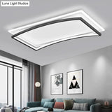 Curved Flush Mount Metal Ceiling Light In Black And White - Simple & Stylish Living Room Fixture