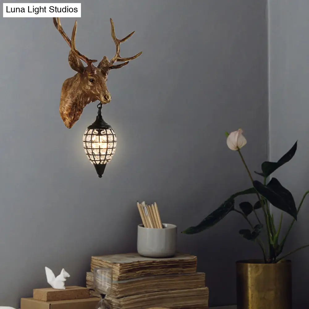 Farmhouse Single-Bulb Deer Head Wall Lamp With Crystal Shade In Brown/Gold Resin Sconce Lighting