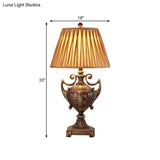 Federica - Traditional Table Lamp