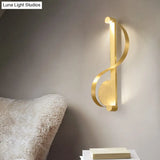 Gold Colonial Wall Mounted Lamp With Curved Metal Design For Bedroom