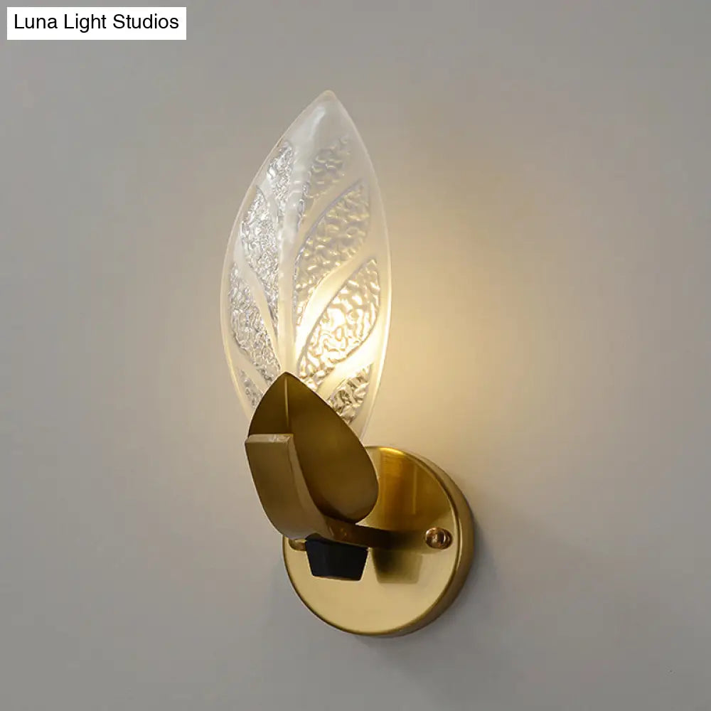 Gold Leaf Wall Light With Frosted Textured Glass 1 Bulb Colonial-Style Mount