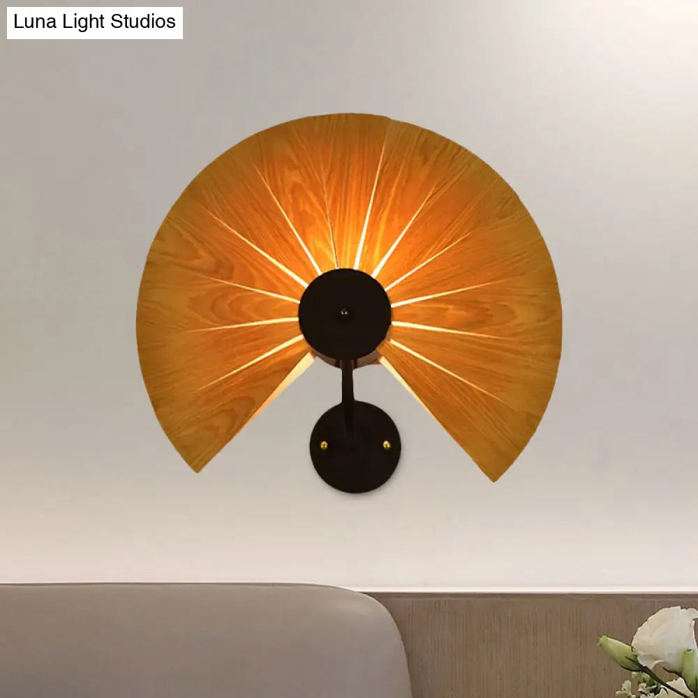 Handmade Wood Veneer Wall Sconce With Modern Stylish Design And 1 Light - Perfect For Restaurants