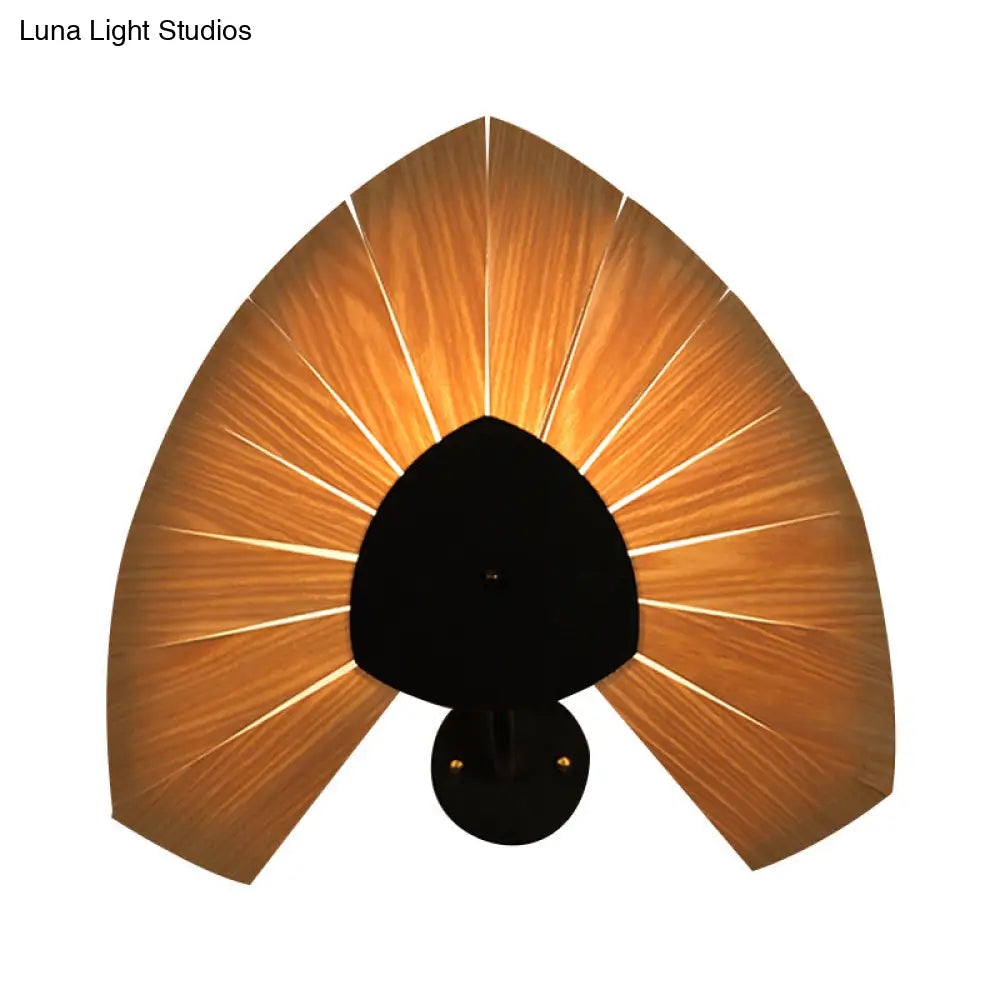 Handmade Wood Veneer Wall Sconce With Modern Stylish Design And 1 Light - Perfect For Restaurants