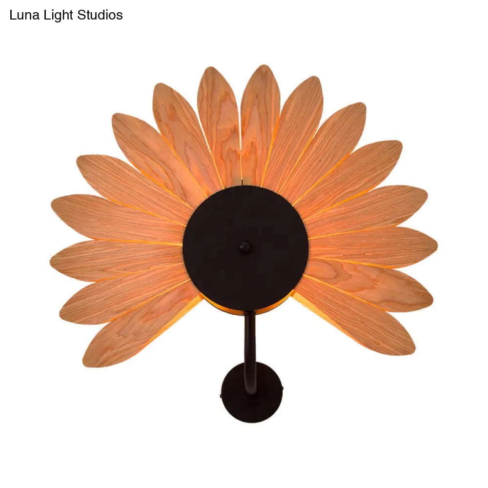 Handmade Wood Veneer Wall Sconce With Modern Stylish Design And 1 Light - Perfect For Restaurants