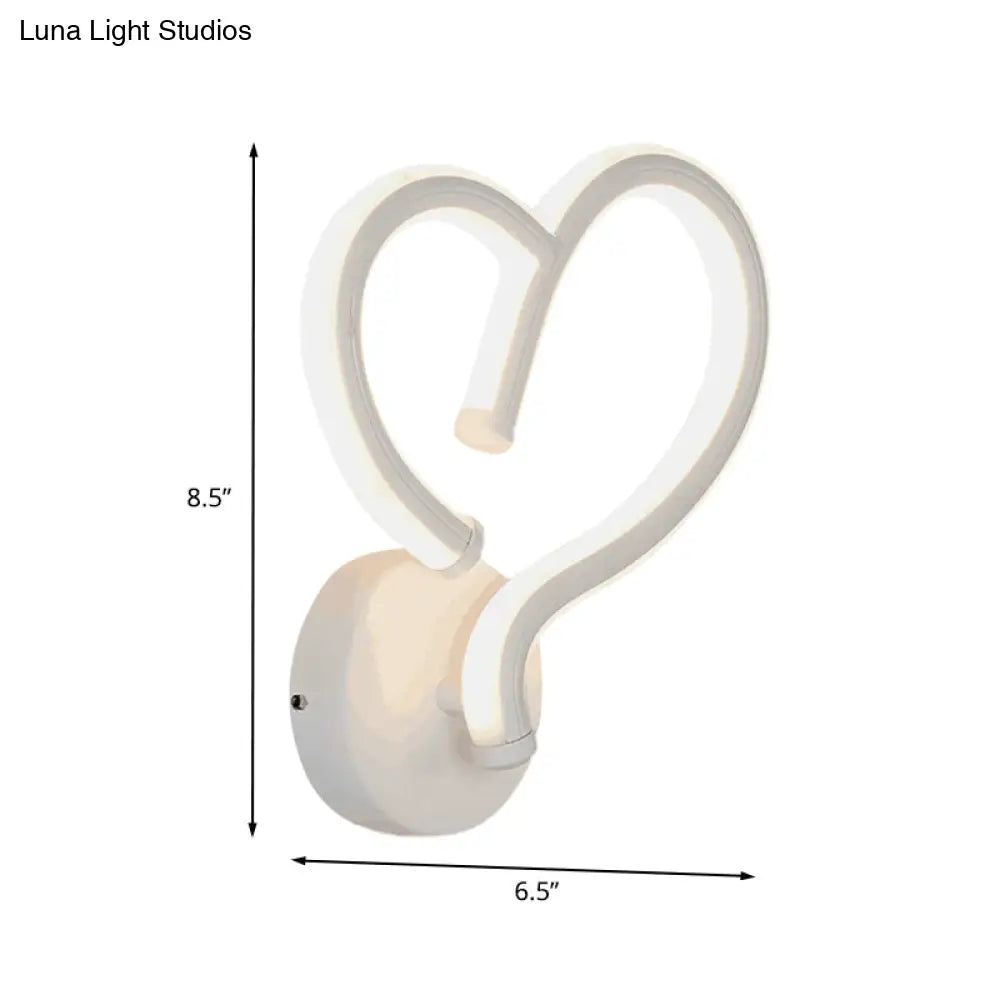 Heart-Shaped Led Acrylic Wall Sconce In Warm/White Light - Contemporary Design