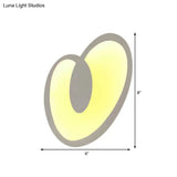 Heart-Shaped Led Wall Sconce Light For Living Rooms In White Acrylic Finish