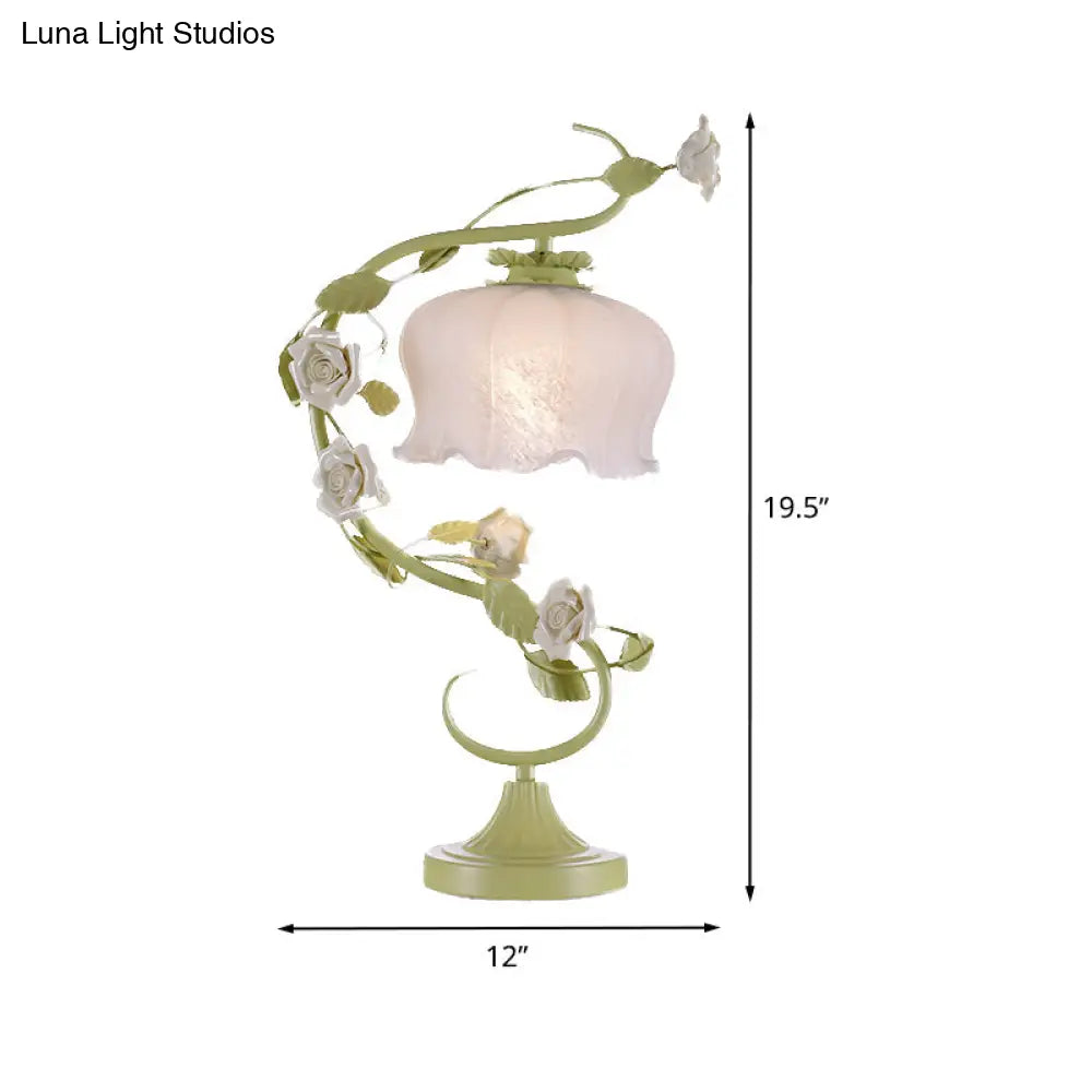 Metal Green Nightstand Lamp - Floral Design 1 Bulb Countryside Bedroom Lighting