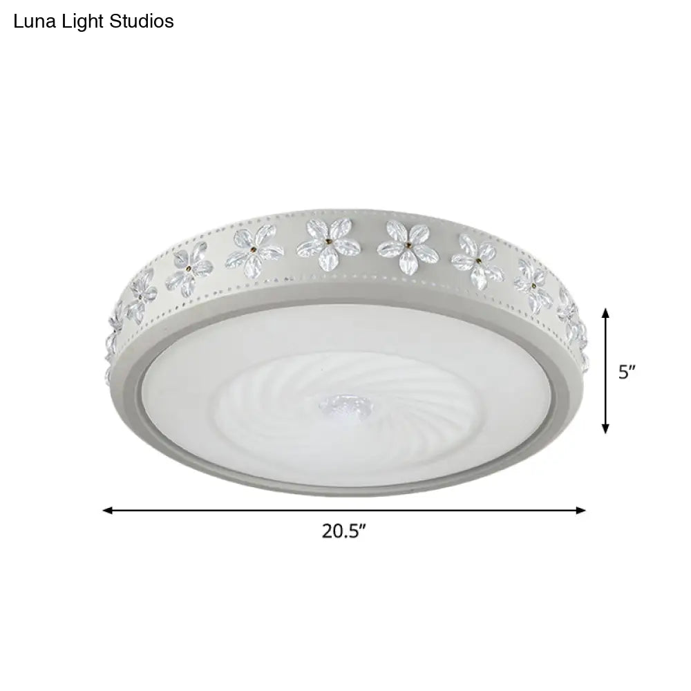 Minimalist Iron Led Ceiling Light With Flower Edge - White Circle Flush Mount For Living Room