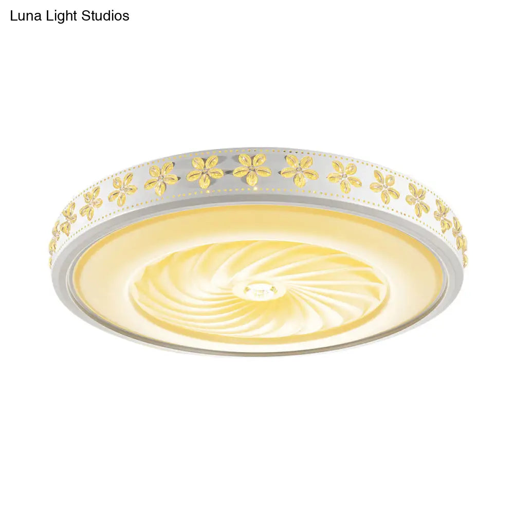 Minimalist Iron Led Ceiling Light With Flower Edge - White Circle Flush Mount For Living Room