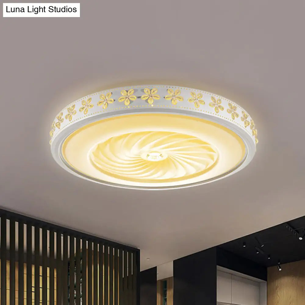 Minimalist Iron Led Ceiling Light With Flower Edge - White Circle Flush Mount For Living Room