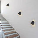 Minimalist Metallic Led Curved Wall Light For Living Room Black