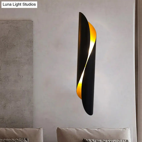 Minimalistic 2-Head Flush Mount Sconce - Black/White Metallic Wall Mounted Lighting