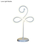 Minimalistic Led Task Lamp - Metallic Clover Design In White Ideal For Bedroom Lighting