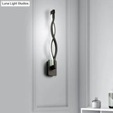 Minimalistic Metal Led Stairway Sconce In Warm/White Light - Black/White
