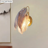 Modern Furry Goose Feather Wall Lamp - Sleek Single-Bulb Sconce Light For Living Room (Grey/White)