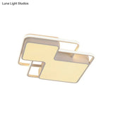 Modern Geometric Led Flush Mount Lamp In Black/White - 18’/21.5’ W Silica Gel Close To Ceiling