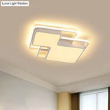 Modern Geometric Led Flush Mount Lamp In Black/White - 18’/21.5’ W Silica Gel Close To Ceiling