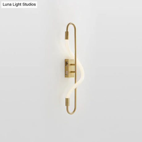 Modern Gold Led Wall Sconce With Tube Acrylic Shade - Elegant Lighting Solution