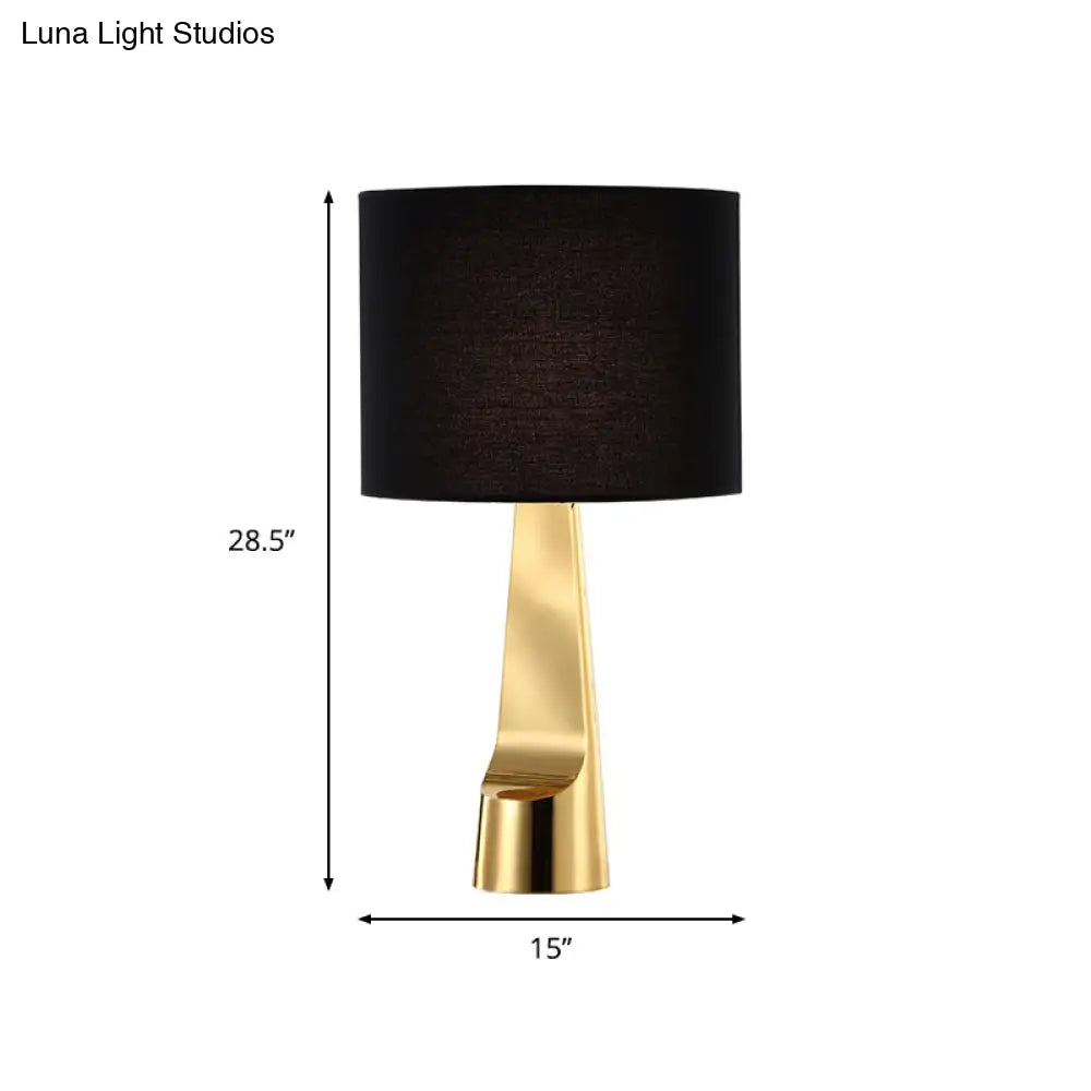 Modern Metal Desk Lamp With Straight Sided Shade And 1 Head In Black