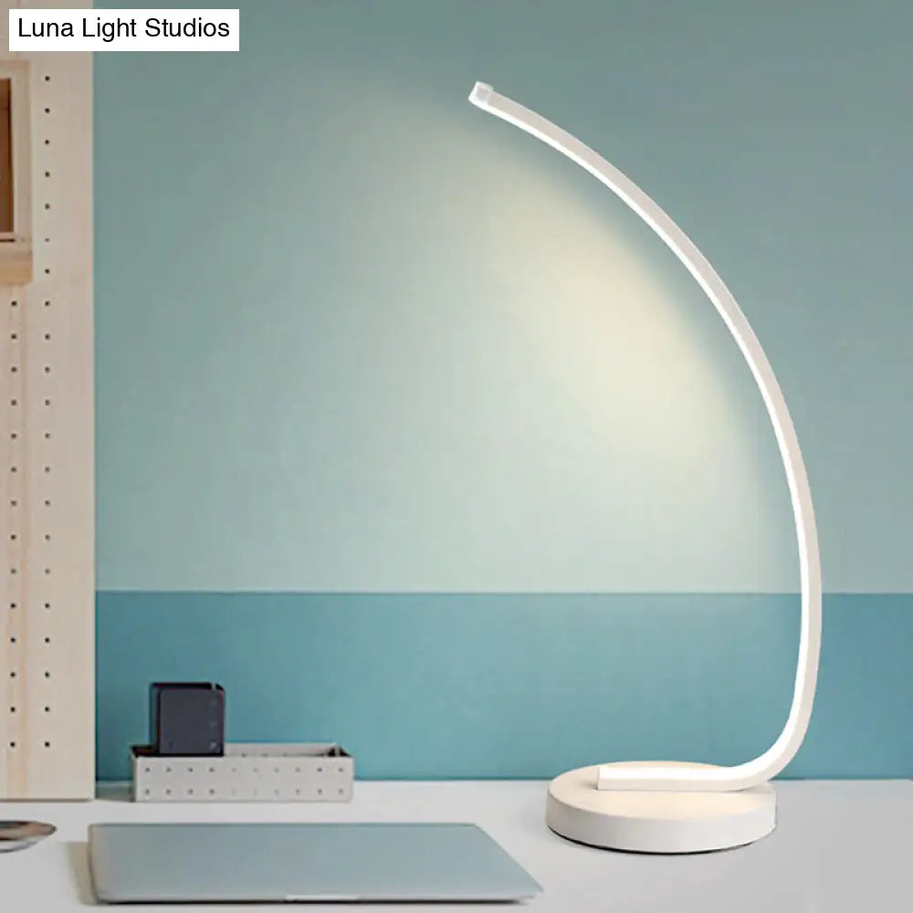 Modern Metal Led Bedroom Reading Light In Black/White