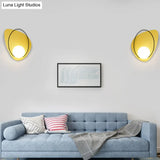 Modern Metallic Petal Wall Sconce - Stylish Single Living Room Light Fixture