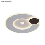 Modern Round Led Ceiling Light With Maple Leaf Pattern - 16’/19.5’ Wide White Flushmount For