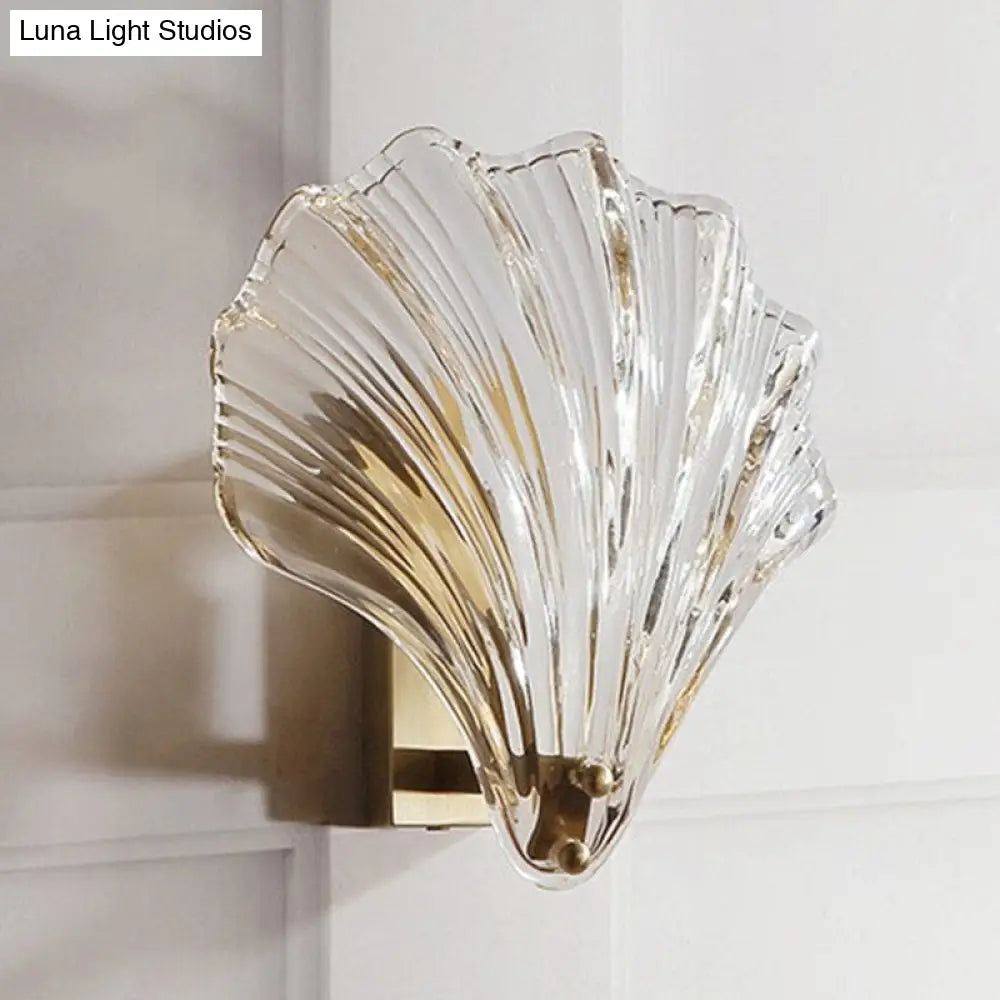 Modern Scalloped Metal Wall Sconce With Shell Shade For Corridor Décor