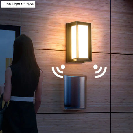 Modern Sound-Activated Led Wall Sconce In Black