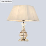 Modernist Hand-Cut Crystal Small Table Lamp In White
(1 Head Vase Shape Desk Light)