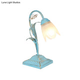 Pastoral Floral 1-Bulb Nightstand Light In Blue/Pink - Table Lighting For Study Room