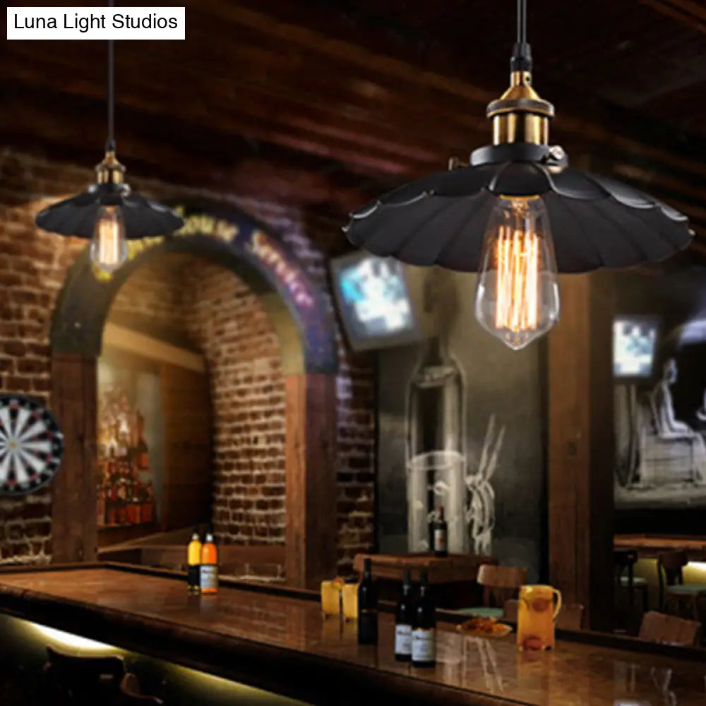 Retro Style Single-Bulb Pendant Ceiling Light In Black Metallic Suspension - Scalloped Cone Design