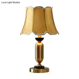 Scalloped Bell Table Lamp: Traditional White/Yellow Fabric 1-Light Night Lighting With Elliptical